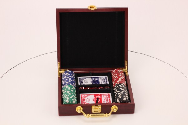 Wooden Box Poker Set 360 View