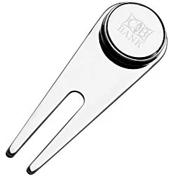 The Magnetic Divot Repair with Ball Marker
